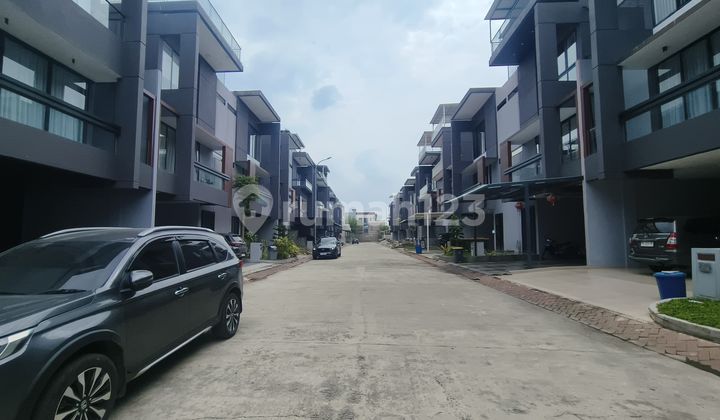 Dijual Cepat Rumah Villa Givenchy One Cluster Dior Harga Miring 2