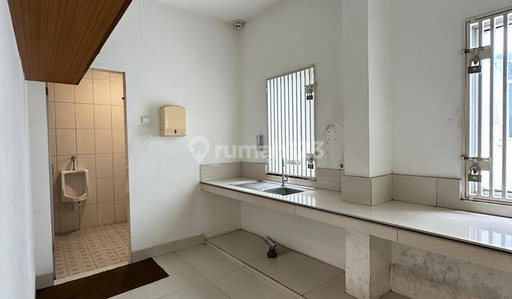Disewakan 4 Ruko Gandeng Bekas Kantor Siap Huni Lux 2