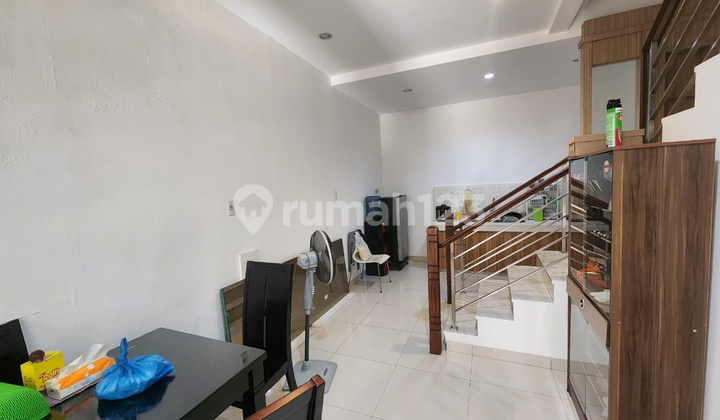 Rumah di Jalan Sei Arakundo komp Town House 1, Medan Baru