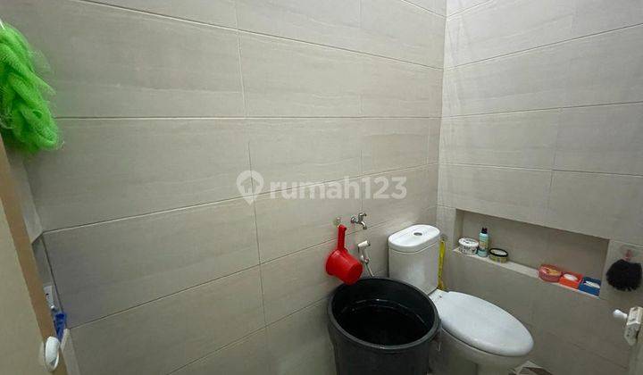 Rumah Bagus Semi Furnished SHM di Jalan Meranti, Medan 9