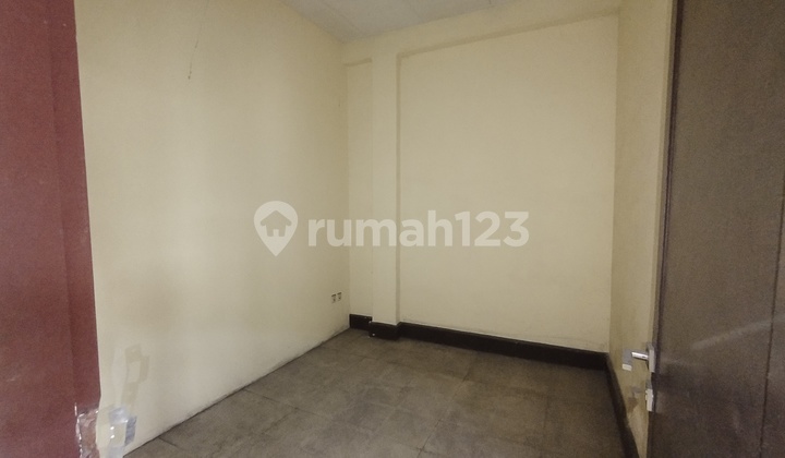 Rumah Jalan Besar S Parman Cocok Untuk Usaha Dan Kantoran 10