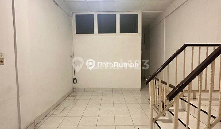 FOR SALE QUICKLY SHOPHOUSE ON HOS COKROAMINOTO STREET - CITY CENTER 2