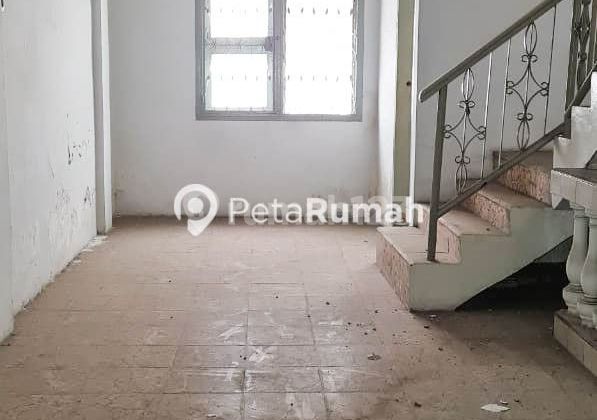 Rumah 2 Lantai Unfurnished di Jalan Duyung , Medan 3