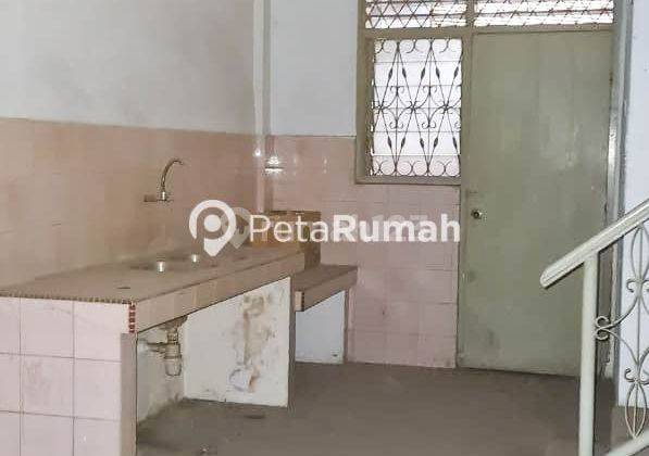 Rumah 2 Lantai Unfurnished di Jalan Duyung , Medan 4