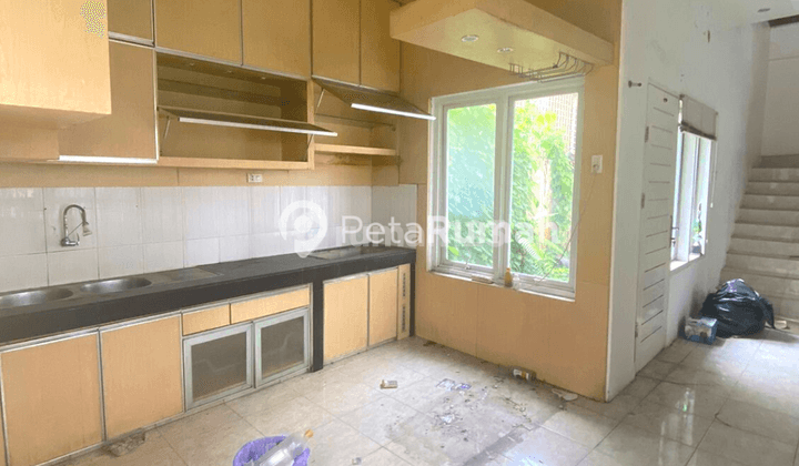 Rumah di Komplek De Zurich Pasar 2daerah Ringroad Setia Budi 2