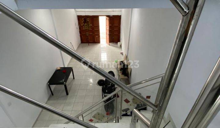 Rumah 3 Lantai SHM di Perumahan Komplek Mulia Residen., Medan 9