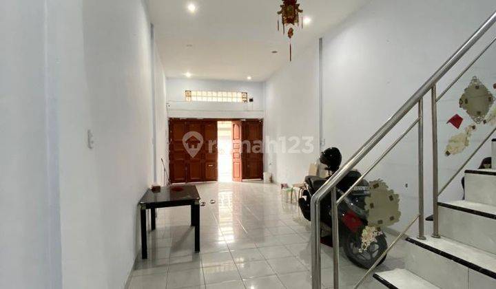 Rumah 3 Lantai SHM di Perumahan Komplek Mulia Residen., Medan 11