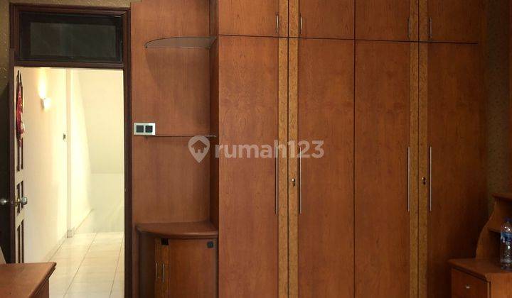 Rumah 2 Lantai Bagus Unfurnished SHM di Jl Pembangunan Krakatau, 9