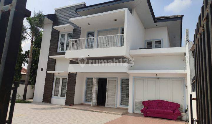 DIJUAL VILLA CANTIK DI JL PELITA VI 1