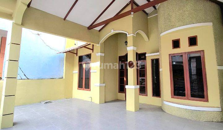 DIJUAL VILLA DI KOMPLEK HARJOSARI I JL GARU II AMPLAS 2