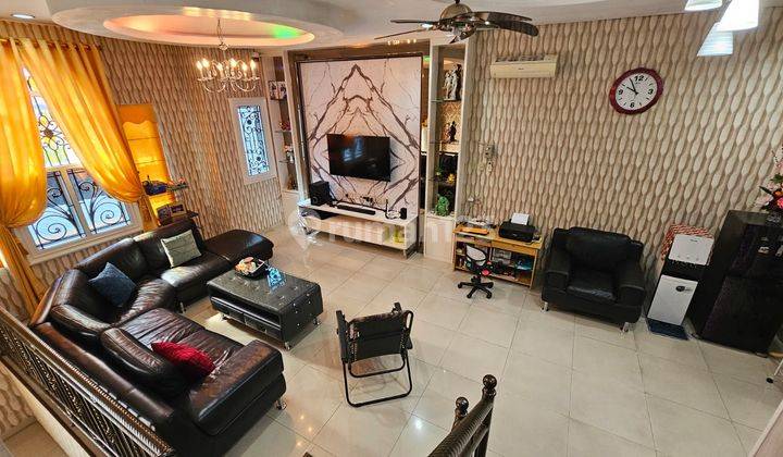 Dijual Villa Siap Huni Full Furnish Di Komplek The Piazza Residence 1
