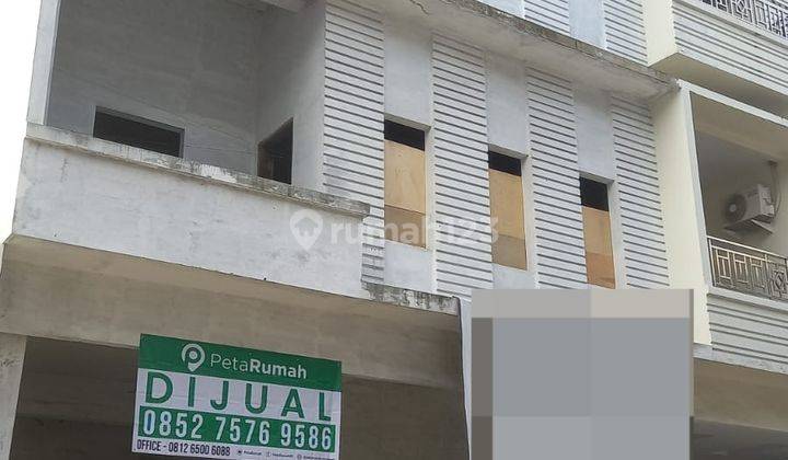 Dijual Villa 3,5 Lantai di Komplek Cemara Asri 1