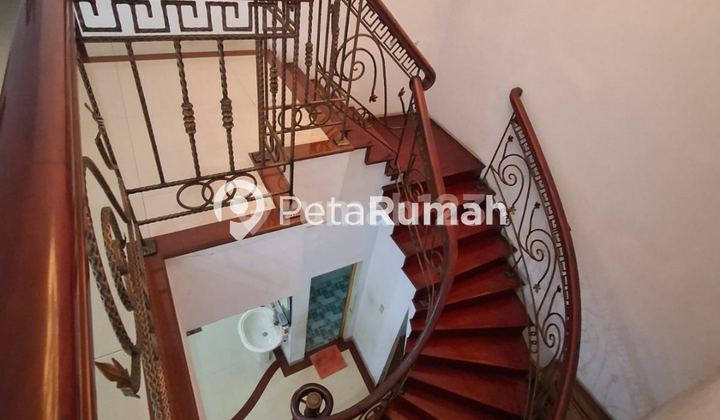 DIJUAL VILLA JALAN METAL RAYA KOMPLEK CEMARA HIJAU - PERCUT SEI TUAN