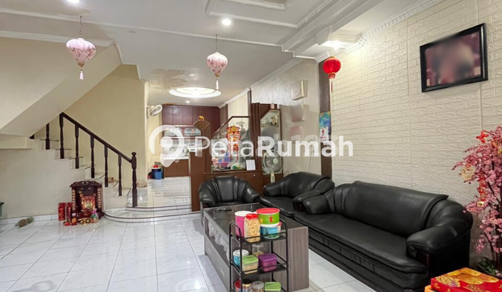 For Sale Villa on Jemadi Street, Jemadi Permai Complex - Krakatau Area