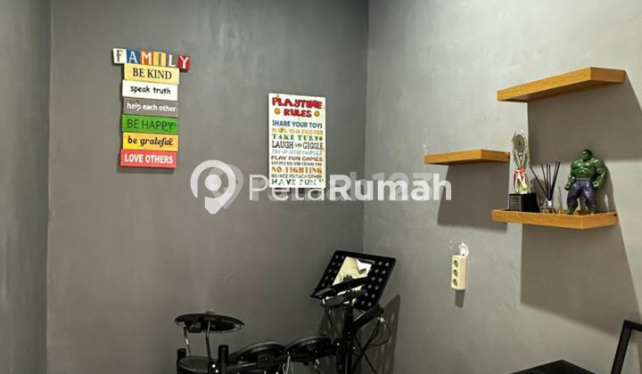 FOR SALE FULLY FURNISHED VILLA ON AMAL STREET, EVERGREEN COMPLEX - SUNGGAL AREA