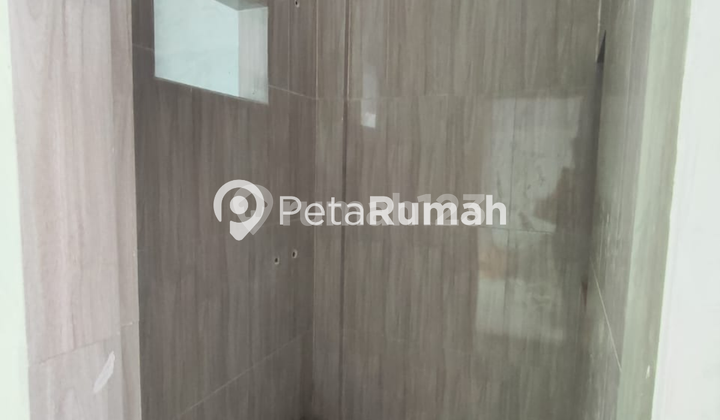 FOR RENT: ATTACHED SHOPHOUSE READY FOR OCCUPATION ON LETDA SUJONO STREET - TEMBUNG AREA