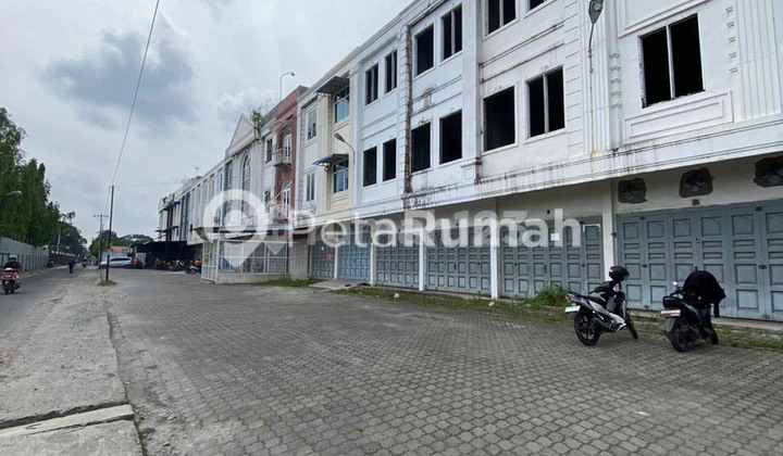 For Sale Shop House on Bangau Street, The Raztan Palace Complex - Sunggal Area 2