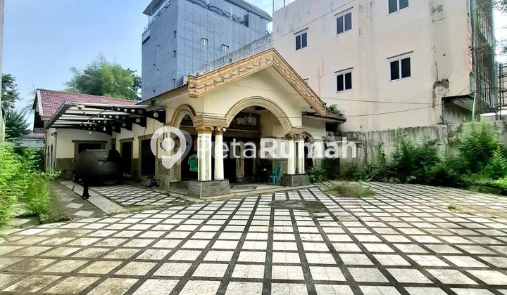 For Rent House on Sei Serayu Street - Setia Budi Area For Rent House on Sei Serayu Street - Setia Budi Area