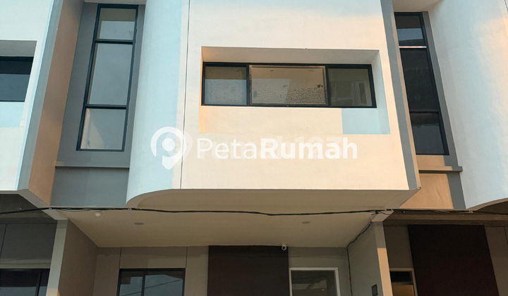 DIJUAL TOWNHOUSE KOMPLEK MADIO REGENCY - DAERAH KRAKATAU 2