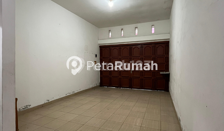 FOR RENT TOWNHOUSE ON KARYA STREET, AMBARSARI ALLEY - WEST MEDAN
