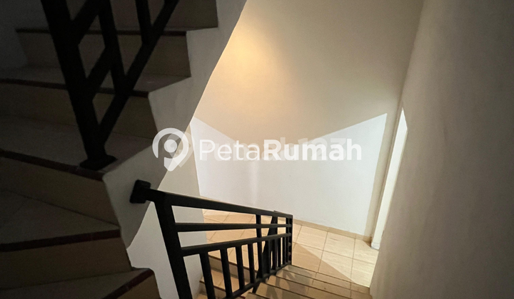 FOR RENT TOWNHOUSE ON KARYA STREET, AMBARSARI ALLEY - WEST MEDAN