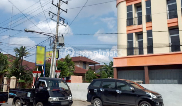 FOR SALE ATTACHED SHOPHOUSE ON STM STREET - AMPLAS AREA 2