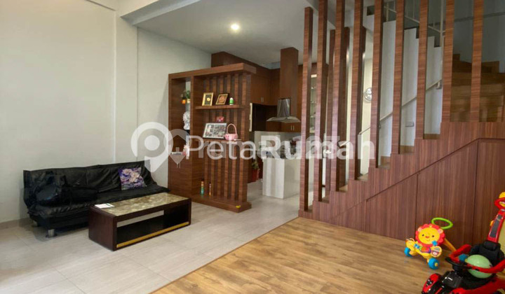 Dijual Ruko Full Furnish Jalan Bangau Komplek The Raztan Palace - Daerah Sunggal