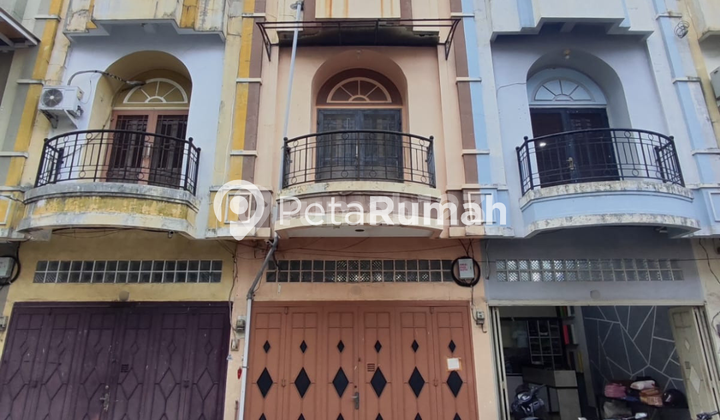 For Sale: Shop/Business Space on Jalan Brigjend Zein Hamid, Gang Rapi - Titi Kuning Area For Sale: Shop/Business Space on Jalan Brigjend Zein Hamid, Gang Rapi - Titi Kuning Area