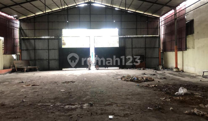 Gudang Dan Rumah Strategis Di Jl Menteng Raya  5