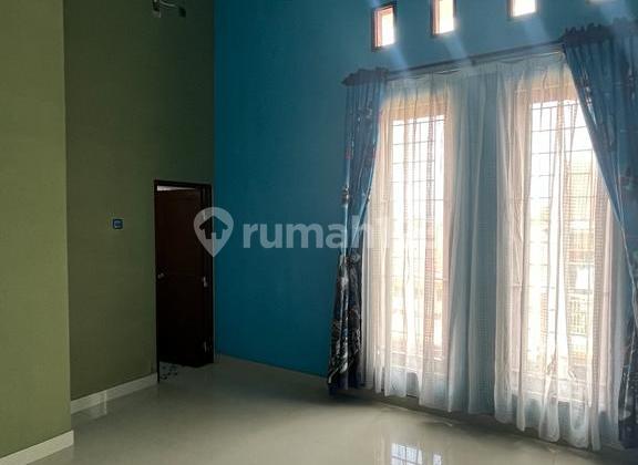 Dijual Rumah komplek cantik siap huni posisi hook 6