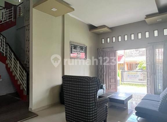 Dijual Rumah komplek cantik siap huni posisi hook 8