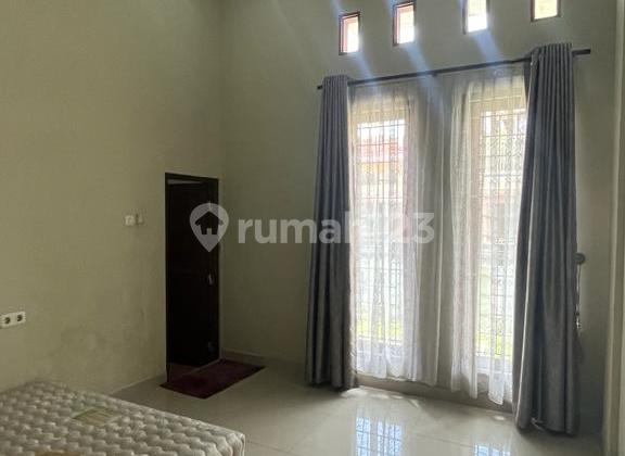 Dijual Rumah komplek cantik siap huni posisi hook 7