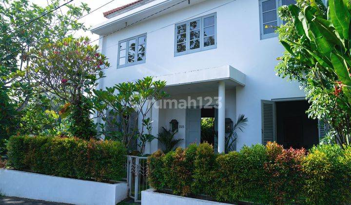 CLASSIC NEO COLONIAL HOUSE, FULLY FURNISHED FOR SALE  18