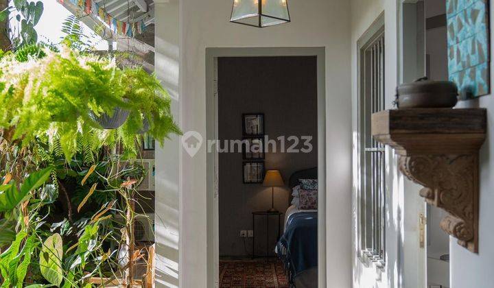 CLASSIC NEO COLONIAL HOUSE, FULLY FURNISHED FOR SALE  24