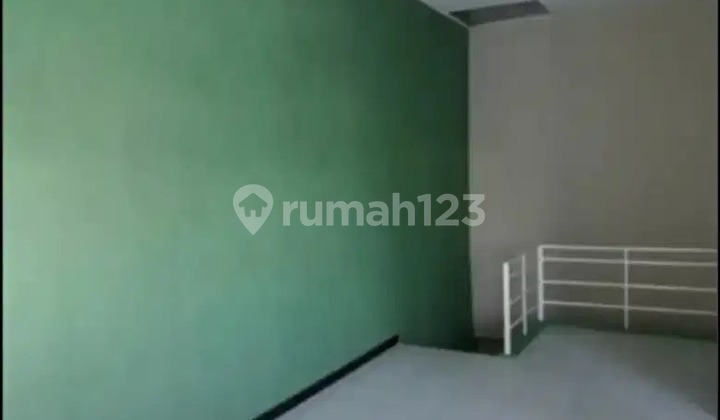 Disewakan Rumah 2 Lantai Lokasi Strategis  5