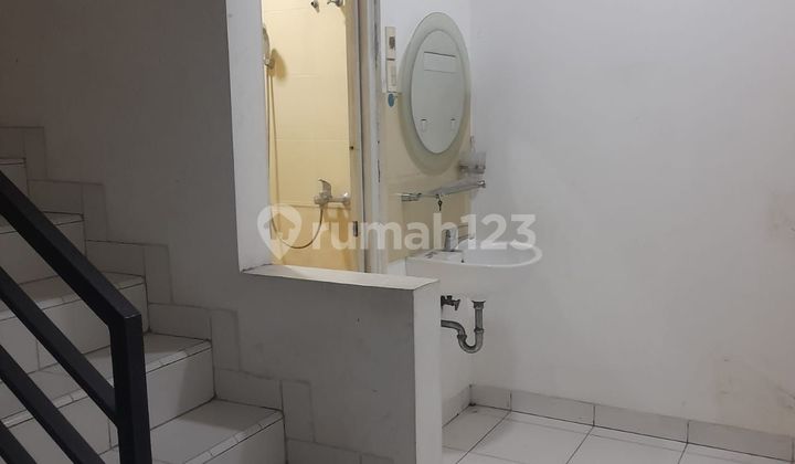 For Rent 3½ Story Shop House on Jalan Indraloka - Jelambar - West Jakarta 2
