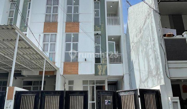 Disewakan Rumah 3 Lantai di Jalan Asem, Duri Kepa, Jakbar 1