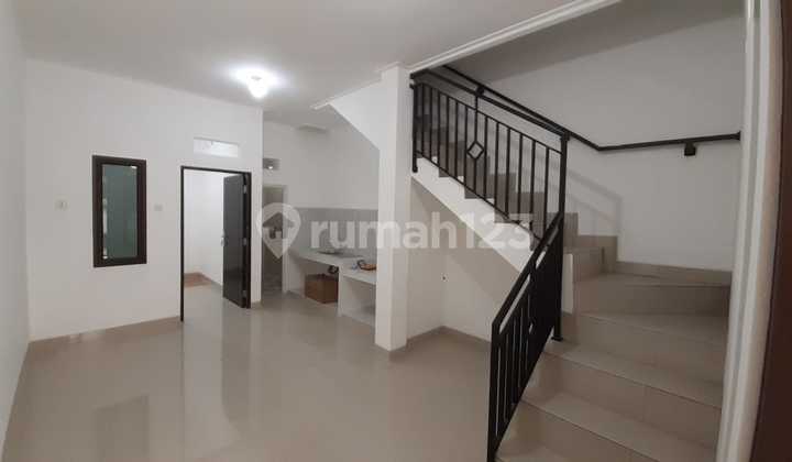 Dijual Rumah 3 Lantai Full Row Jalan 1 Mobil di Tanjung Duren Selatan - Jakarta Barat Dijual Rumah 3 Lantai Full Row Jalan 1 Mobil di Tanjung Duren Selatan - Jakarta Barat