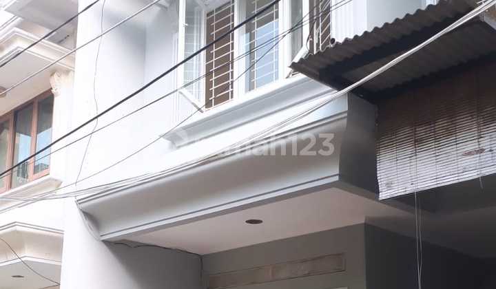 For Rent: Nice 2-Story House in Tanjung Duren Selatan - West Jakarta For Rent: Nice 2-Story House in Tanjung Duren Selatan - West Jakarta