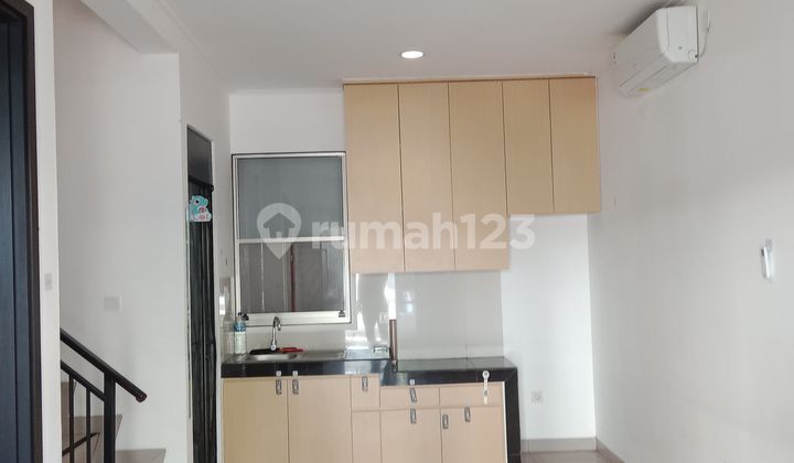 Disewakan Rumah 2 Lantai Semi Furnished di Pik2 Cluster San Antonio Disewakan Rumah 2 Lantai Semi Furnished di Pik2 Cluster San Antonio