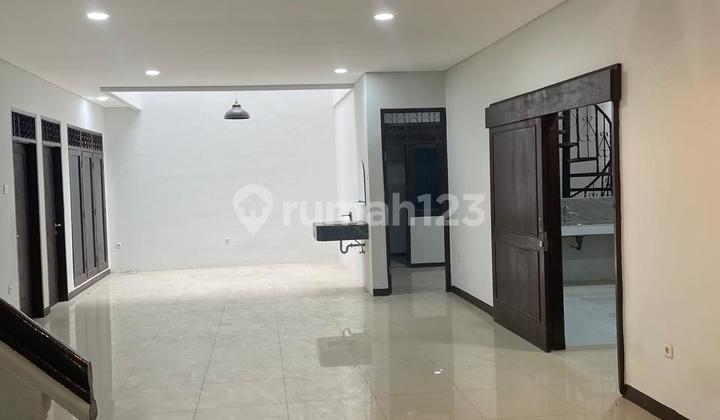Disewakan Rumah 2 Lantai di Duri Intan - Durikepa - Jakarta Barat