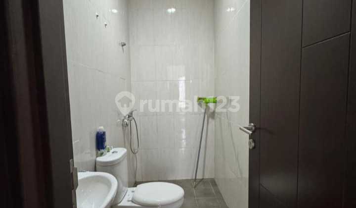 Disewakan Rumah Hoek 2 Lantai Semi Furnished di BSD City Greenwich Park Cluster Whelford 2