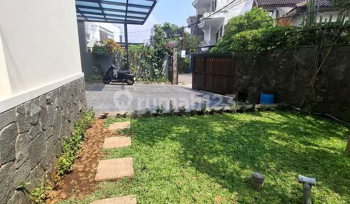 Jual / Sewa Rumah Lux Semi Furnish di Setramurni Bandung 