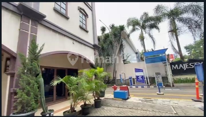 Strategic 3-Story Ruko on Surya Sumantri, Bandung 2