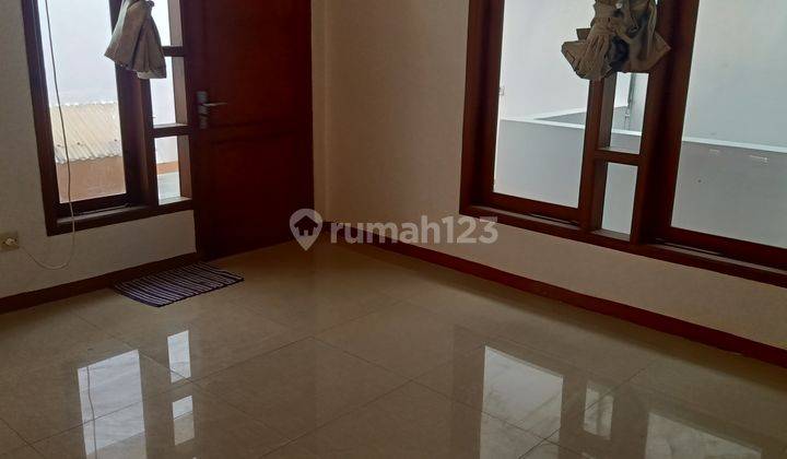 Rumah ditengah kota  9