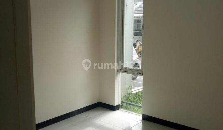 Rumah Minimalis Modern di Komplek Sommerville Taman Kopo Indah 2