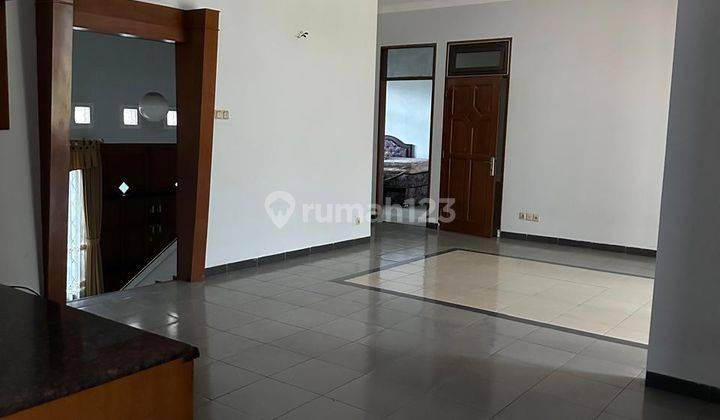 Rumah Nyaman Strategis 2 Lantai di Sayap Pasteur Bandung 2