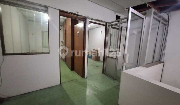 Ready-to-Use Shop/Office for Rent in Kebon Jati, opposite Paskal23 Bandung 2