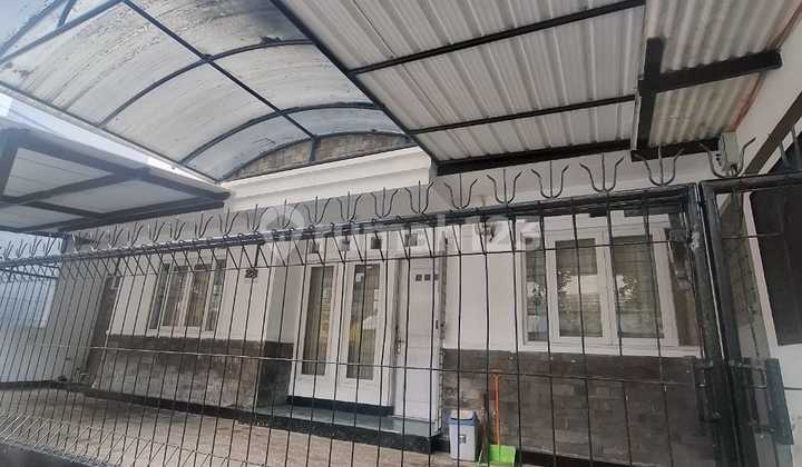 Suitable Office House 2 Floors in Sayap Pajajaran Bandung