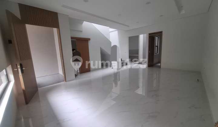 Sell New Ready-to-Occupy House in Setra Duta Cluster Bandung 2